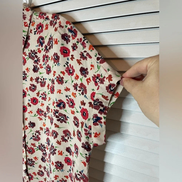 Beachlunchlounge Floral Button Down Short Sleeve Cuffed Blouse Shirt Medium EUC - Picture 8 of 10